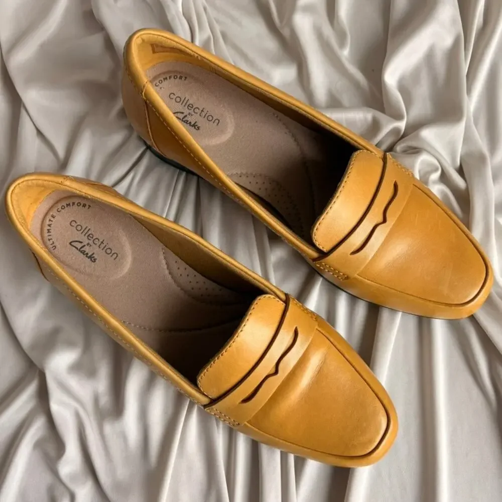 Clarks Juliet Coast Egg Yolk Yellow Leather Loafers - Size 7.5